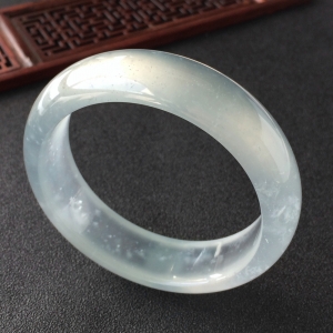(超值推荐)冰玻种晴水手镯(57.2mm)