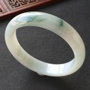 (超值推荐)糯冰种飘花手镯(58.7mm)