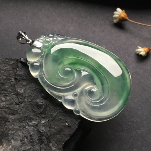 （超值推荐）冰种飘花如意挂件（金扣）