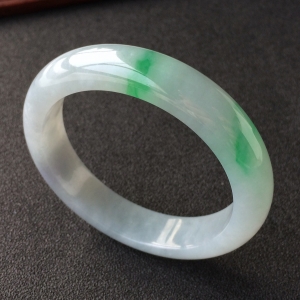 (超值推荐)糯冰种飘翠手镯(53.6mm)