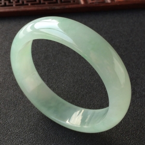 (超值推荐)糯冰种晴水手镯(54.8mm)