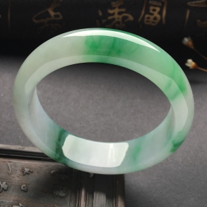 （超值推荐）糯冰种飘翠手镯（55mm）