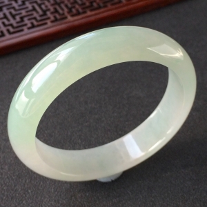 (超值推荐)糯冰种晴水手镯(58.1mm)