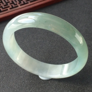 (超值推荐)糯冰种晴水手镯(57.1mm)