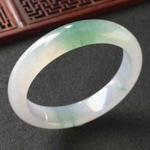 (超值推荐)糯冰种飘花手镯(57mm)