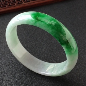 (超值推荐)糯冰种飘翠手镯(60.5mm)
