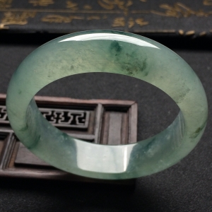 （超值推荐）冰种飘花手镯（53.2mm）