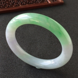 (超值推荐)糯冰种春带彩圆条手镯(56mm)