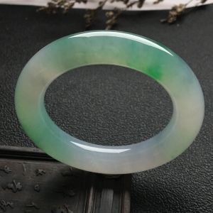 （超值推荐）糯冰种飘翠圆条手镯（53mm）