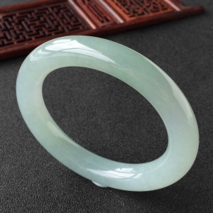 (超值推荐)糯冰种晴水圆条手镯(58.7mm)