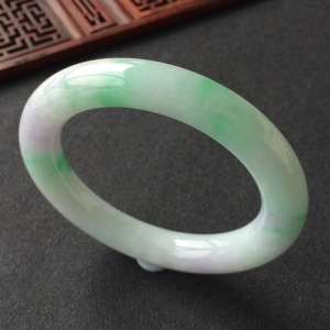 (超值推荐)糯冰种春带彩圆条手镯(57.3mm)
