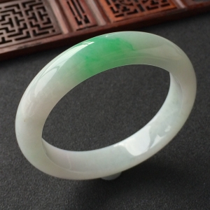 (超值推荐)糯冰种飘翠手镯(57.7mm)