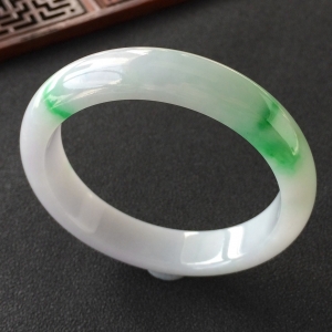 (超值推荐)糯冰种飘翠手镯(54.5mm)