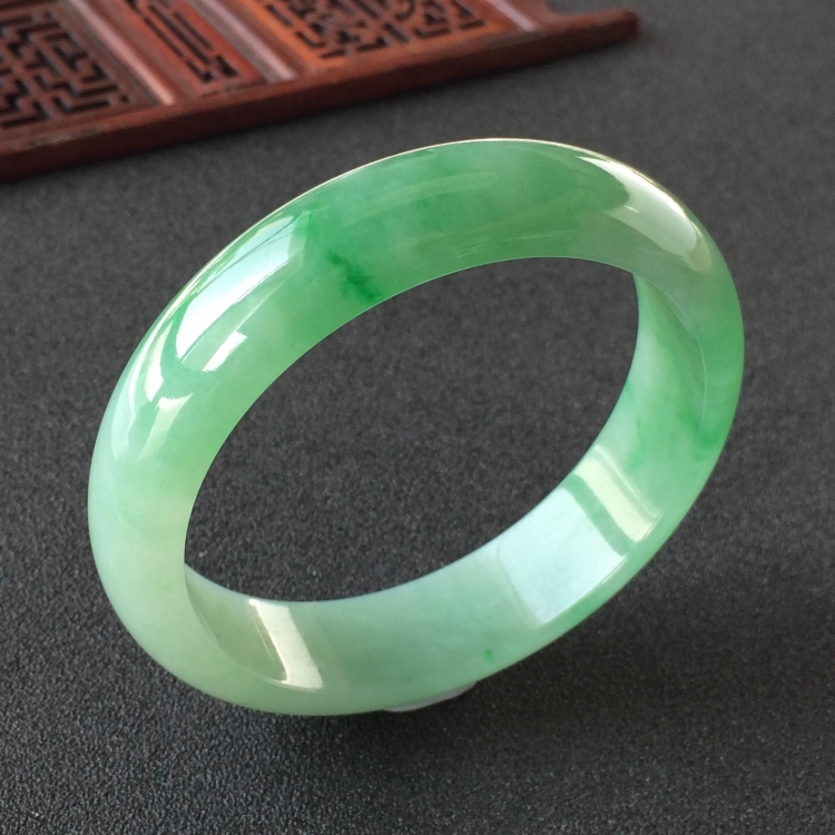 (超值推荐)糯冰种飘翠手镯(58.4mm)
