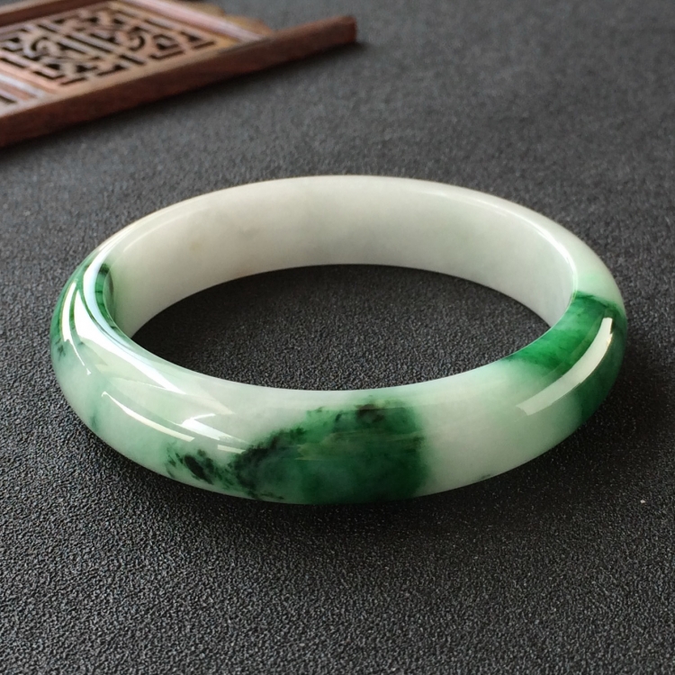 (超值推荐)糯冰种飘翠手镯(58.2mm)
