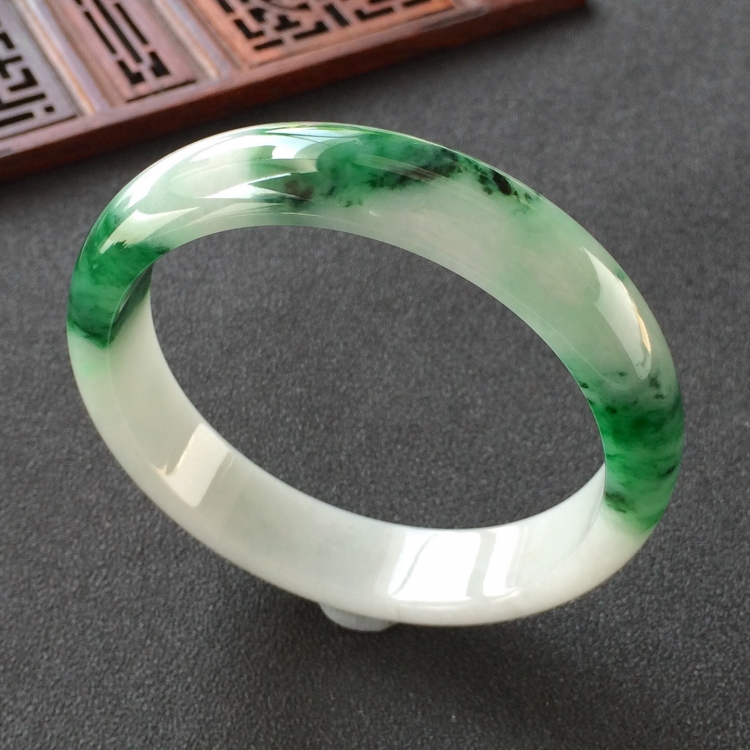 (超值推荐)糯冰种飘翠手镯(58.2mm)
