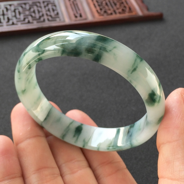(超值推荐)糯冰种飘花手镯(58.6mm)
