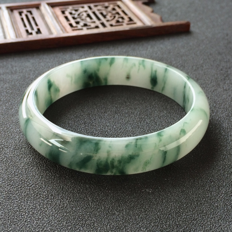 (超值推荐)糯冰种飘花手镯(58.6mm)