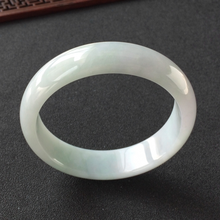 (超值推荐)糯冰种晴水手镯(63mm)