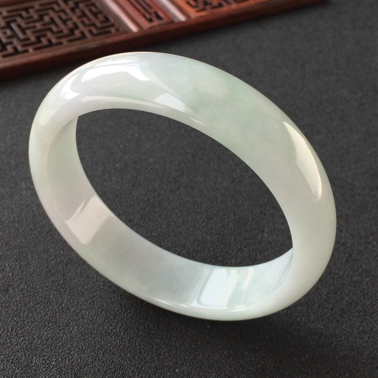(超值推荐)糯冰种晴水手镯(63mm)