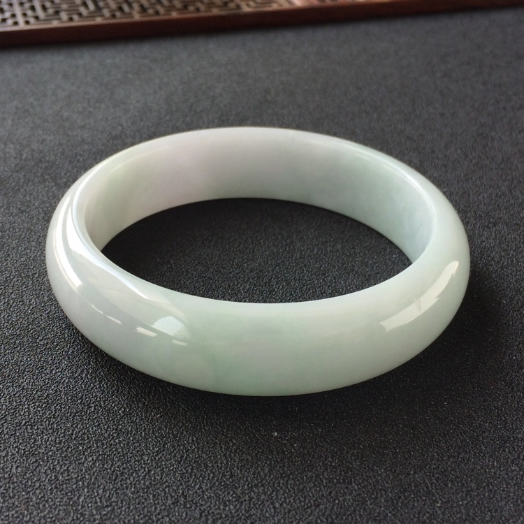 (超值推荐)糯冰种晴水手镯(63mm)