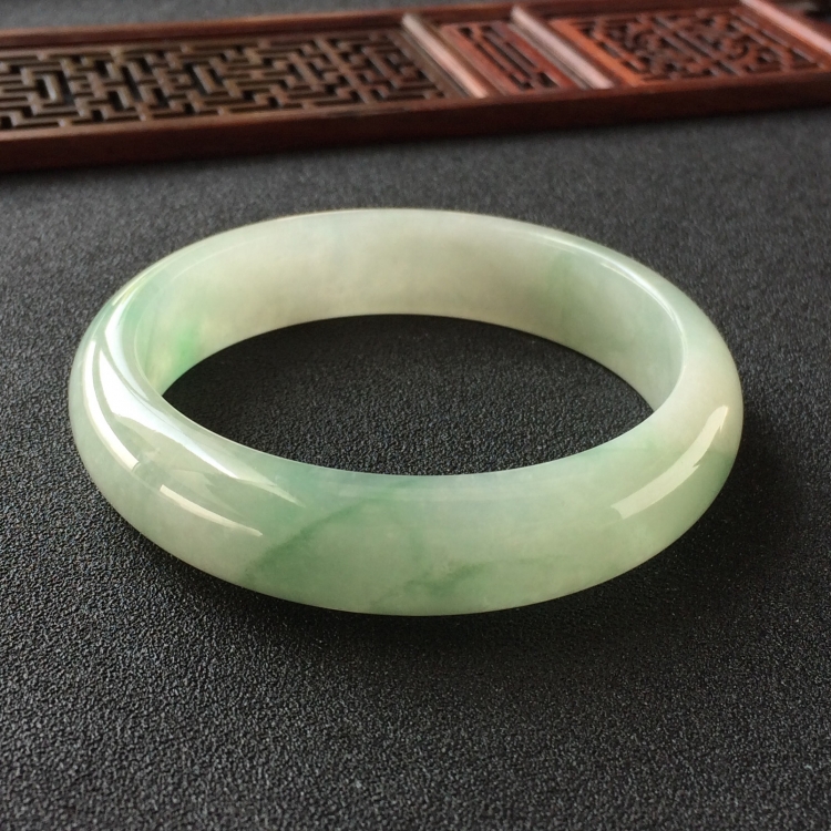 (超值推荐)糯冰种飘花手镯(61mm)