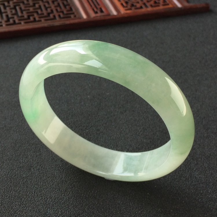 (超值推荐)糯冰种飘花手镯(61mm)