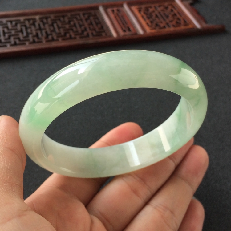 (超值推荐)糯冰种飘花手镯(61mm)