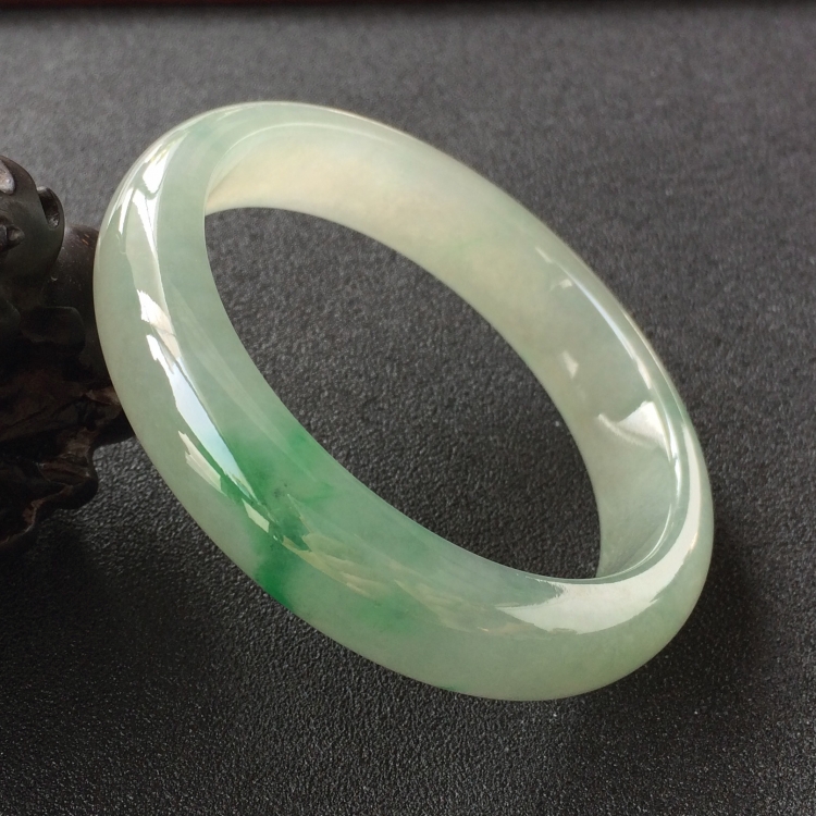(超值推荐)糯冰种飘翠手镯(58.1mm)