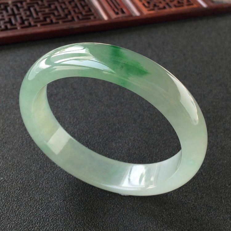 (超值推荐)糯冰种飘翠手镯(58.1mm)