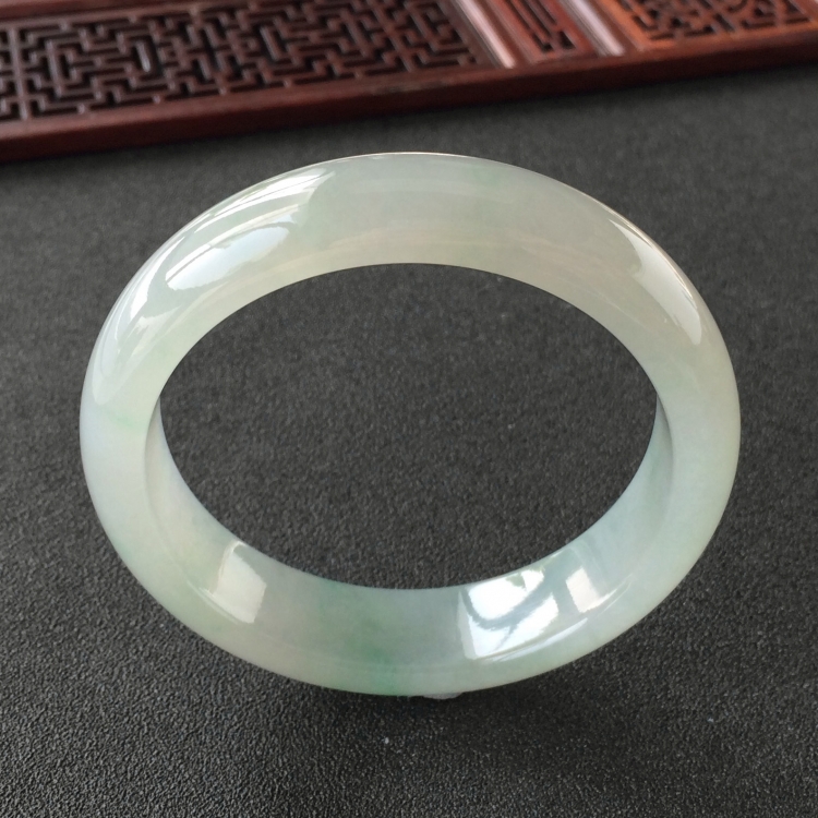 (超值推荐)糯冰种飘翠手镯(57mm)
