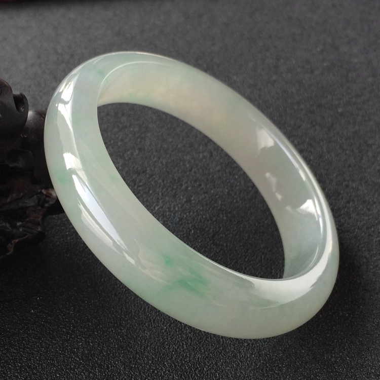 (超值推荐)糯冰种飘翠手镯(57mm)