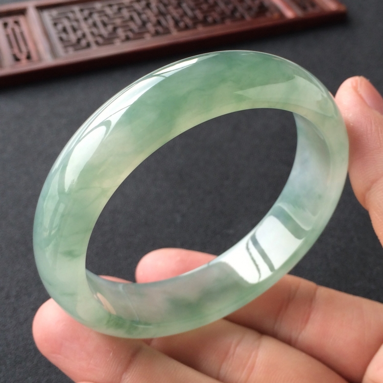 (超值推荐)冰种飘花手镯(57.7mm)