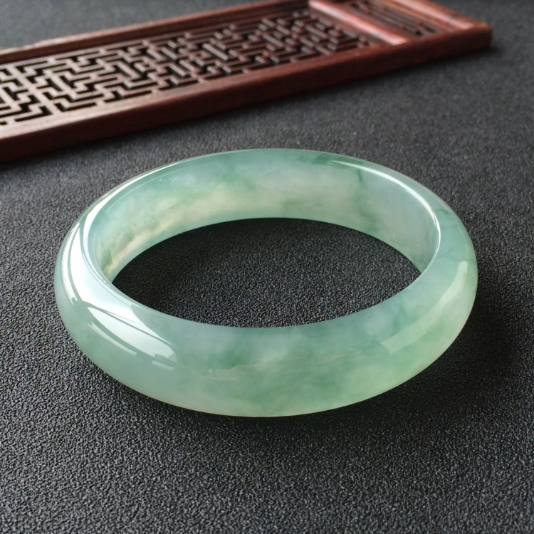 (超值推荐)冰种飘花手镯(57.7mm)