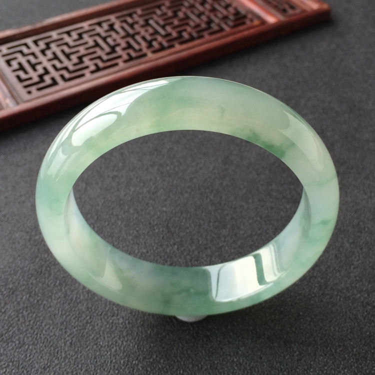 (超值推荐)冰种飘花手镯(57.7mm)