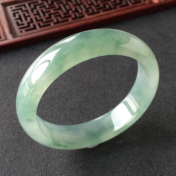(超值推荐)冰种飘花手镯(57.7mm)