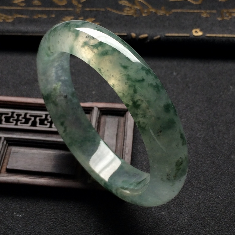 （超值推荐）冰种飘花手镯（56.3mm）