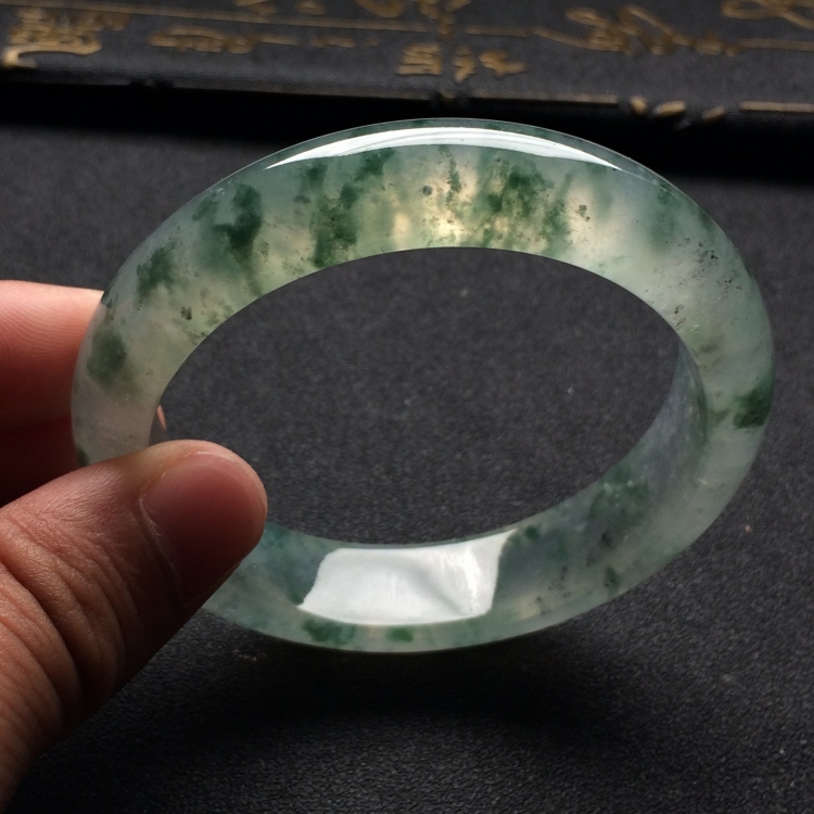 （超值推荐）冰种飘花手镯（56.3mm）