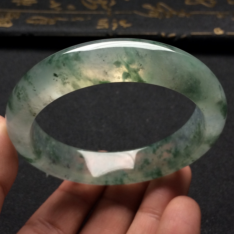 （超值推荐）冰种飘花手镯（56.3mm）