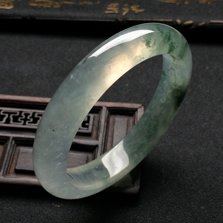 （超值推荐）冰种飘花手镯（55.8mm）
