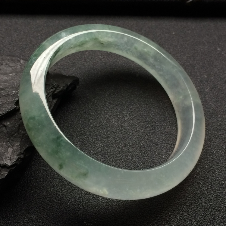 （超值推荐）冰种飘花手镯（55.8mm）