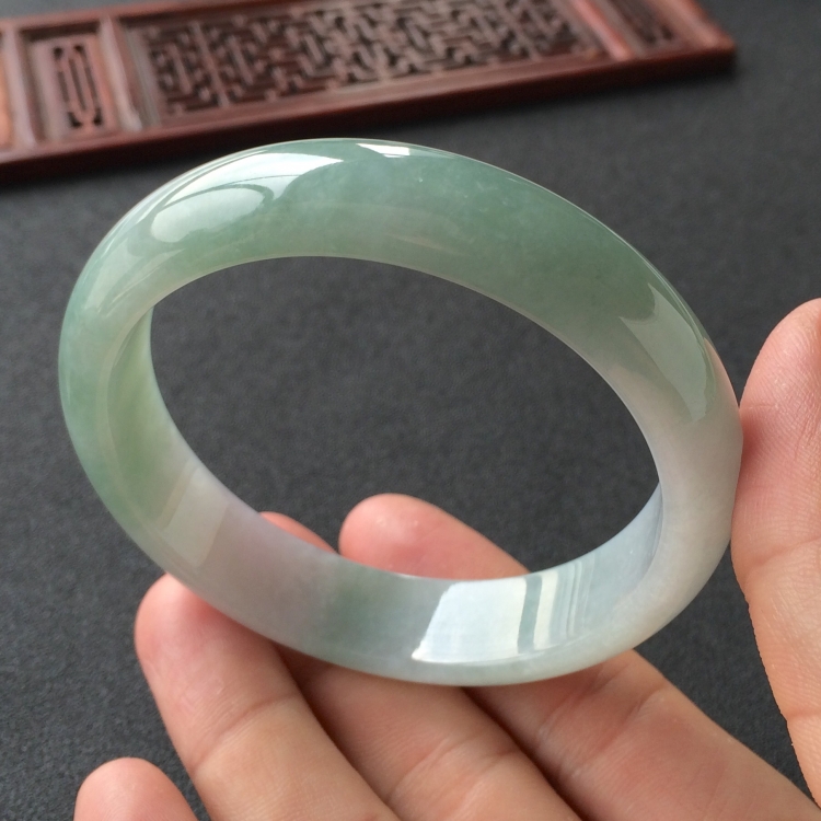 (超值推荐)糯冰种晴水手镯(60mm)
