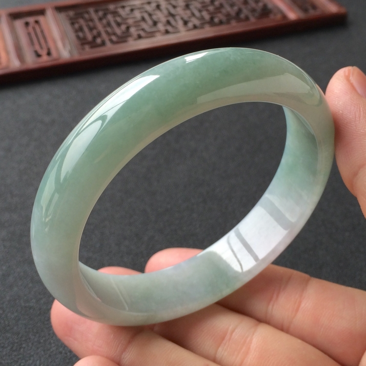 (超值推荐)糯冰种晴水手镯(60mm)