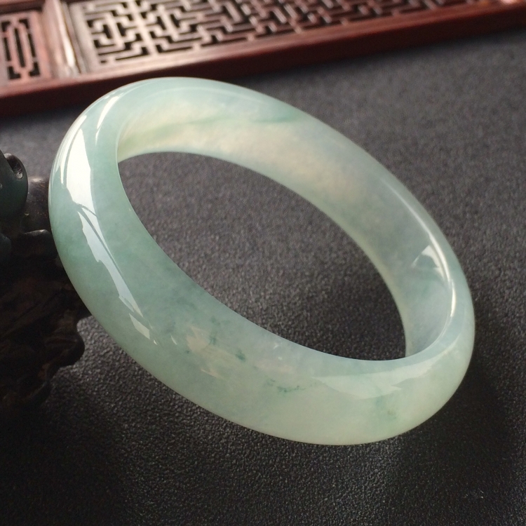 (超值推荐)冰种飘花手镯(57mm)