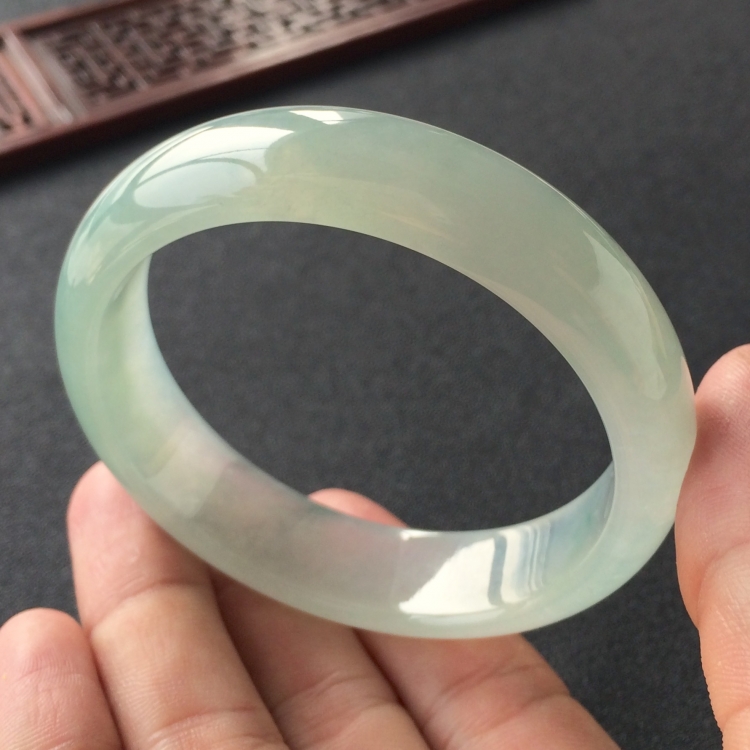 (超值推荐)冰种飘花手镯(57mm)
