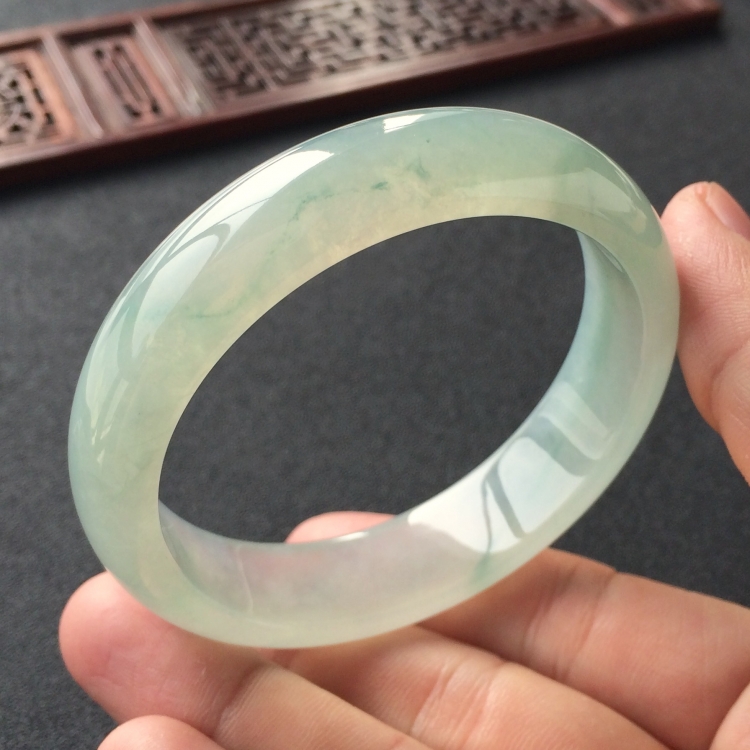 (超值推荐)冰种飘花手镯(57mm)