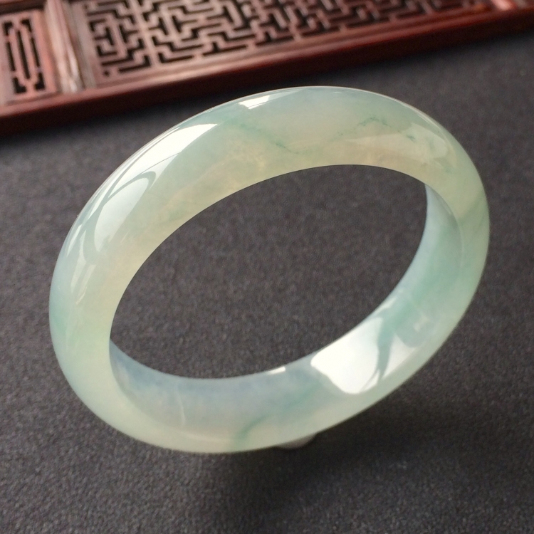 (超值推荐)冰种飘花手镯(57mm)