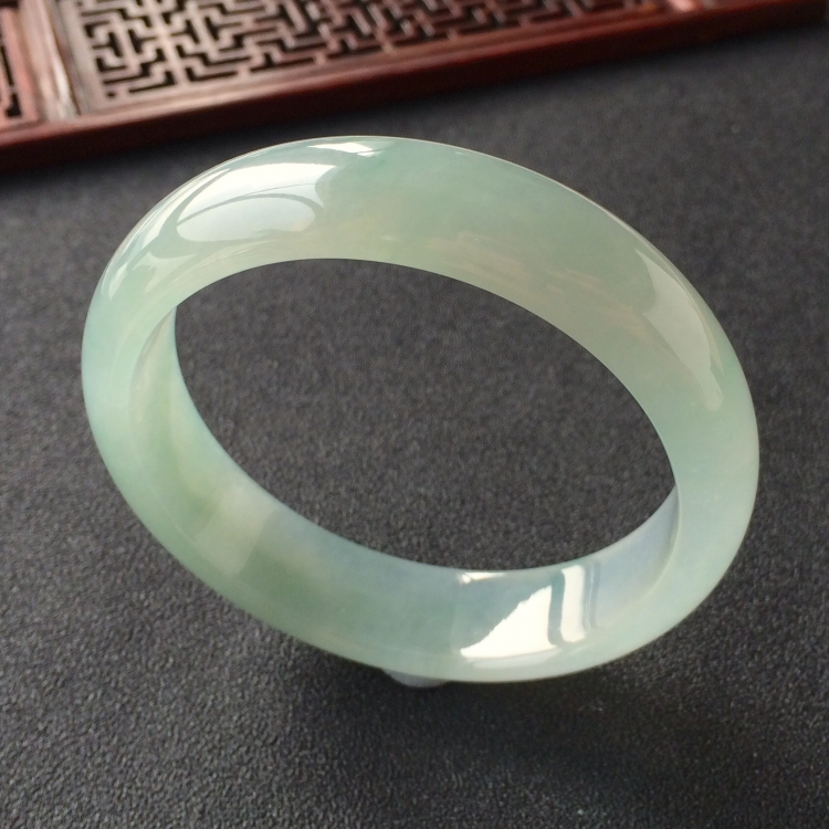 (超值推荐)冰种飘花手镯(57mm)