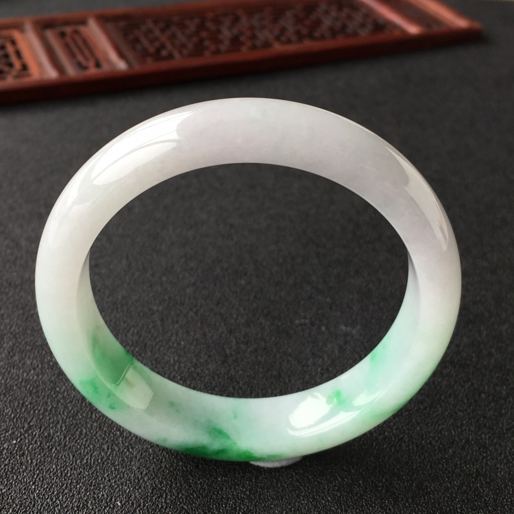 (超值推荐)糯冰种飘翠手镯(54.5mm)