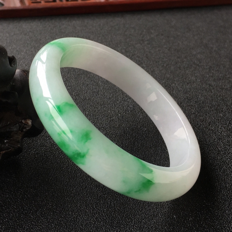 (超值推荐)糯冰种飘翠手镯(54.5mm)